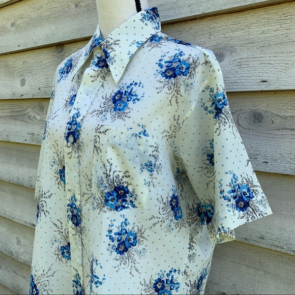 True Vintage 70s Macro Floral Print Wide Collar Short Sleeve Button Down Shirt - Picture 5 of 16